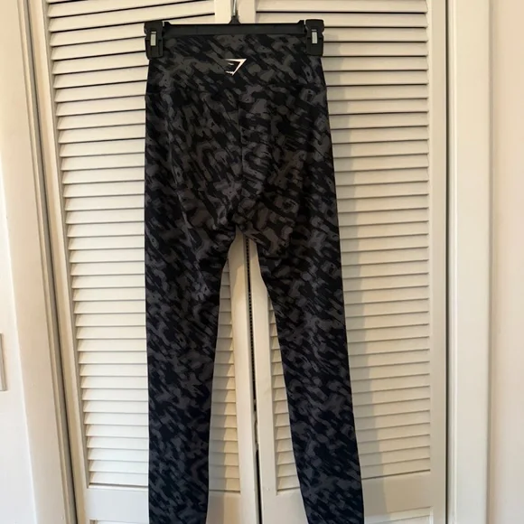 Gymshark Black Camo Seamless Leggings - Picture 2 of 2